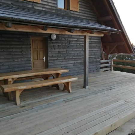 Apartmaji Vrhovnik Cerklje na Gorenjskem Exteriör bild
