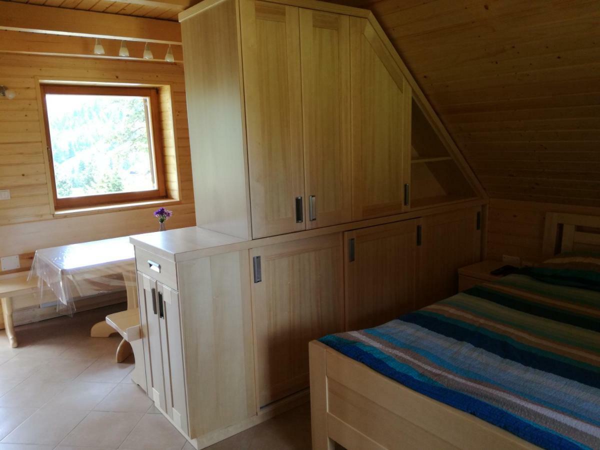 Apartmaji Vrhovnik Cerklje na Gorenjskem Exteriör bild